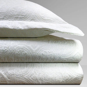 Matelassé Duvet Set